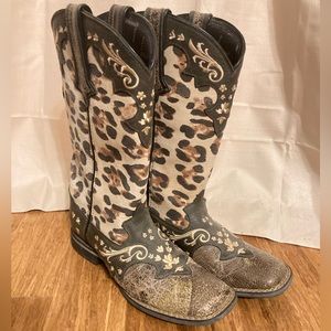 Durango 7.5 leopard boots